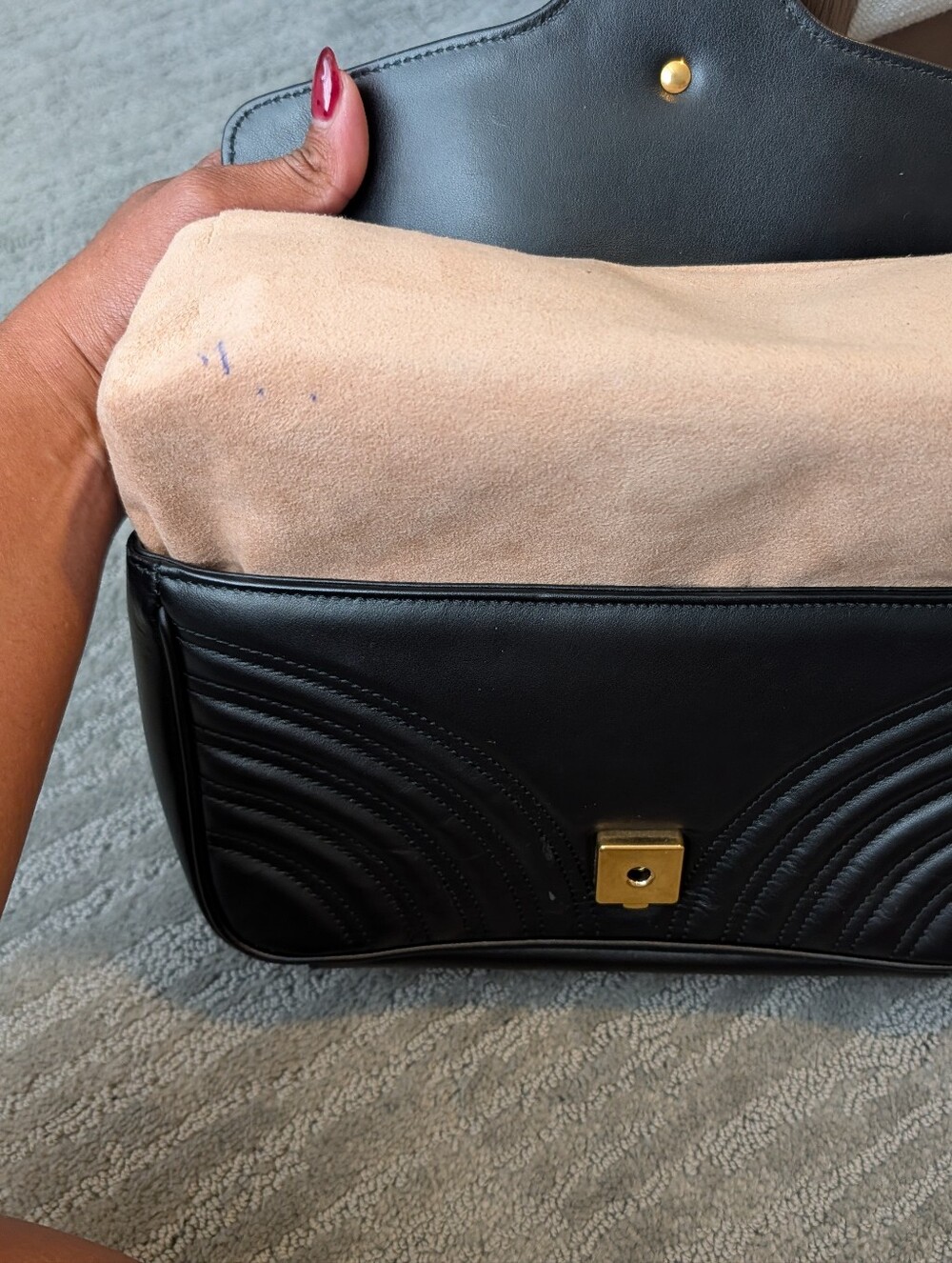 Gucci Marmont Matelassé Shoulder Bag - Picture 12 of 16